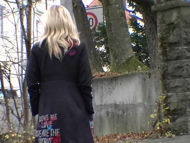 marina montana Porno Video: nackig  in  die  stadt  zum  bummeln